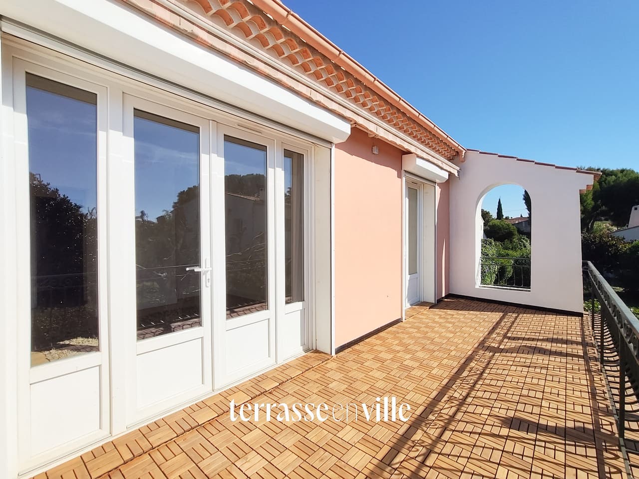 LA CIOTAT - PEYMIAN - APPARTEMENT 95 M2 RENOVE - TERRASSE - PARKINGS - PROCHE PLAGES - 499 000 € - 3