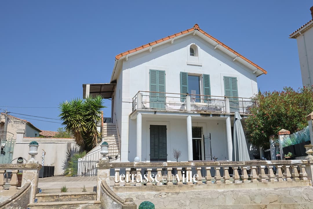 EXCLUSIVITÉ - SAINT CYR LES LECQUES - MAISON DE CHARME 1865 - T6 190M2 - PROCHE MER ET COMMODITÉS