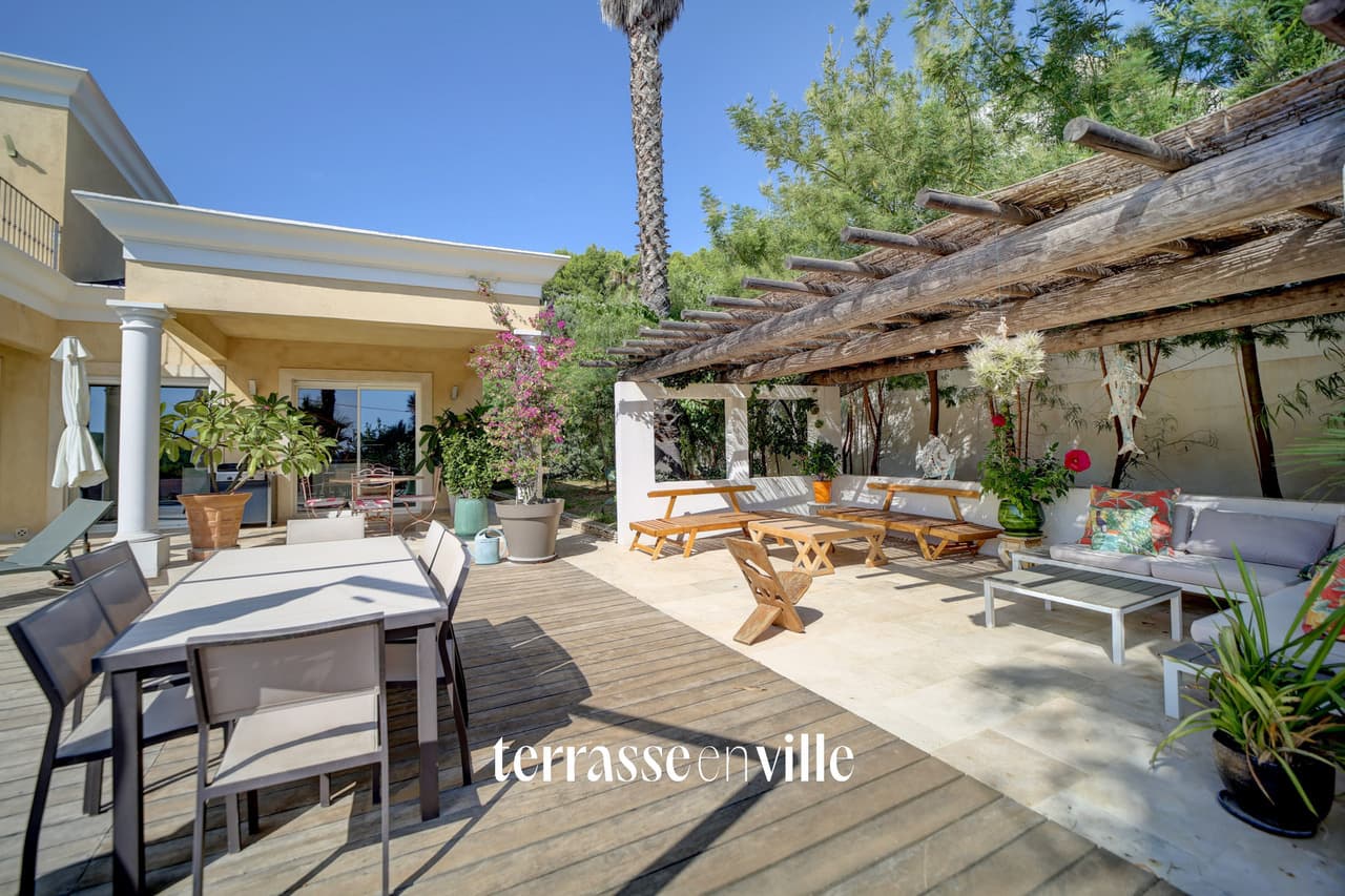 BANDOL VILLA 182 m2 BELLE VUE MER ENVIRONNEMENT EXCEPTIONNEL TERRAIN 1200 M2 PISCINE - 2