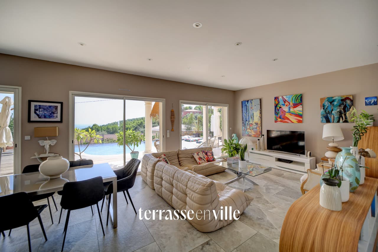 BANDOL VILLA 182 m2 BELLE VUE MER ENVIRONNEMENT EXCEPTIONNEL TERRAIN 1200 M2 PISCINE - 7