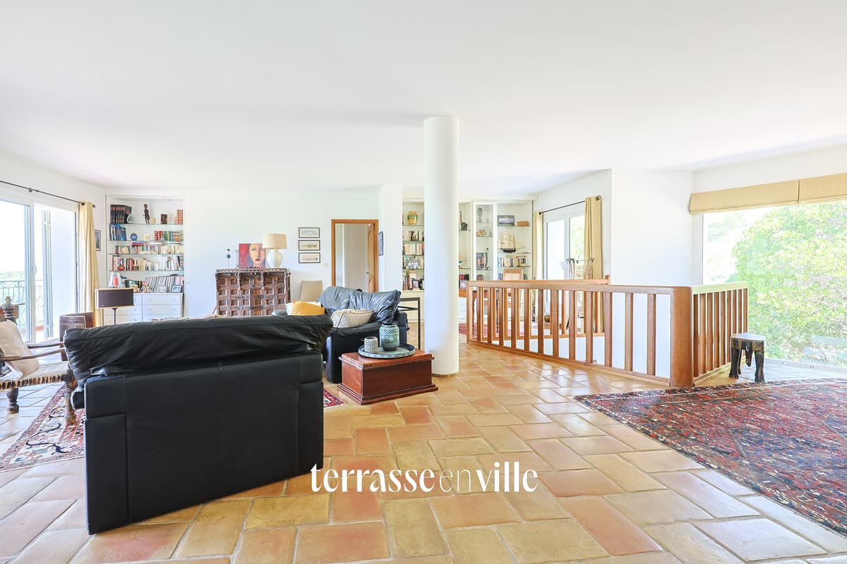 LA CIOTAT - VILLA DE CARACTERE T6 - 270M2 - TERRASSE - PARCELLE 6000M2 - 1655000€ - 7