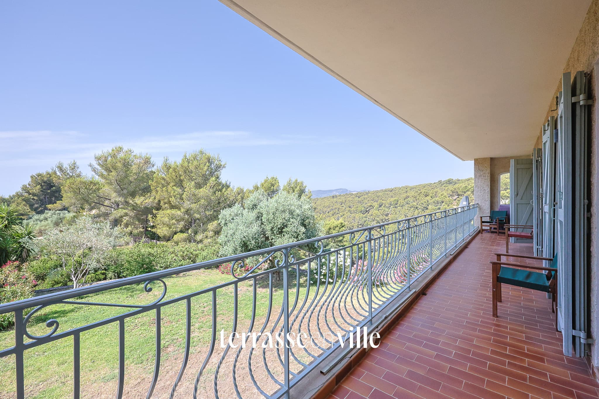LA CIOTAT - VILLA DE CARACTERE T6 - 270M2 - TERRASSE - PARCELLE 6000M2 - 1655000€ - 4