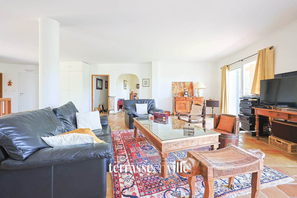 LA CIOTAT - VILLA DE CARACTERE T6 - 270M2 - TERRASSE - PARCELLE 6000M2 - 1655000€ - 4