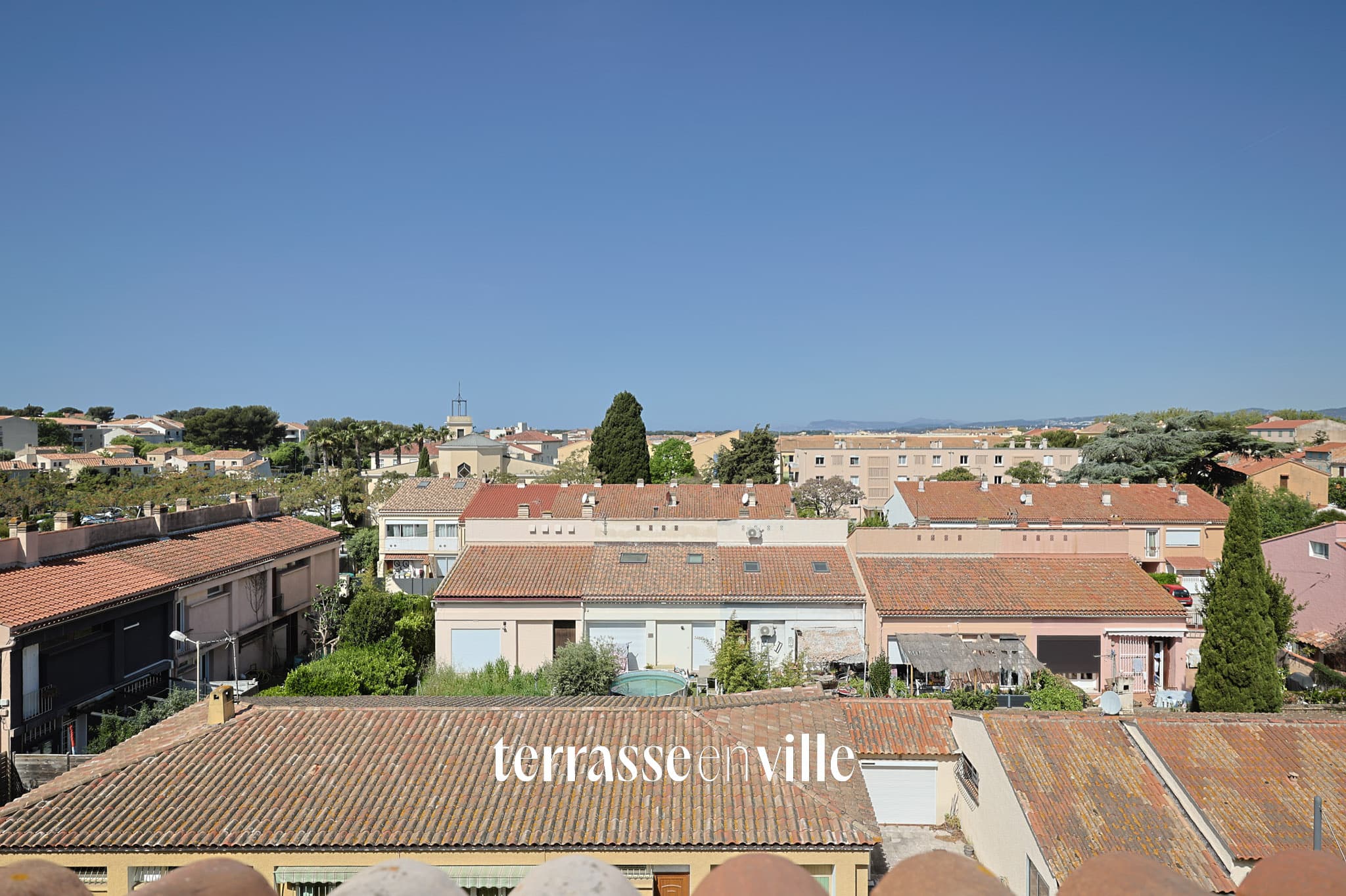 SIX-FOURS - T4 DUPLEX 124M2 - TERRASSES - PARKING - 518 000€ - 1