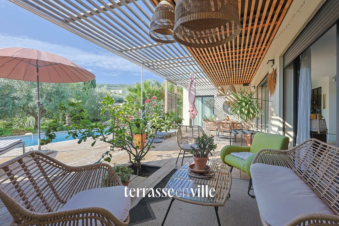 La Ciotat Quartier résidentiel - Villa d’architecte de 200 m2 Piscine - 1 458 000€