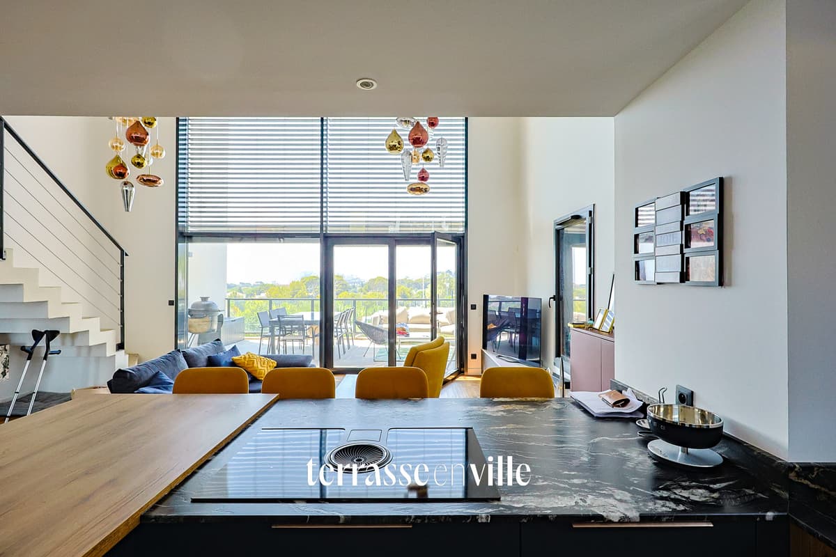 DUPLEX DE LUXE - 123M2 - TERRASSE 22M2 - ROOFTOP VUE MER 60M2 - JACUZZI - 4 PARKINGS - 885 000€ - 4