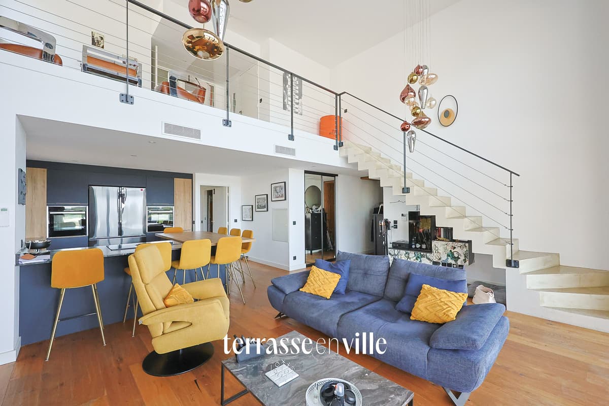 DUPLEX DE LUXE - 123M2 - TERRASSE 22M2 - ROOFTOP VUE MER 60M2 - JACUZZI - 4 PARKINGS - 885 000€ - 2