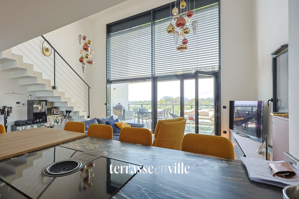 DUPLEX DE LUXE - 123M2 - TERRASSE 22M2 - ROOFTOP VUE MER 60M2 - JACUZZI - 4 PARKINGS - 885 000€ - 3