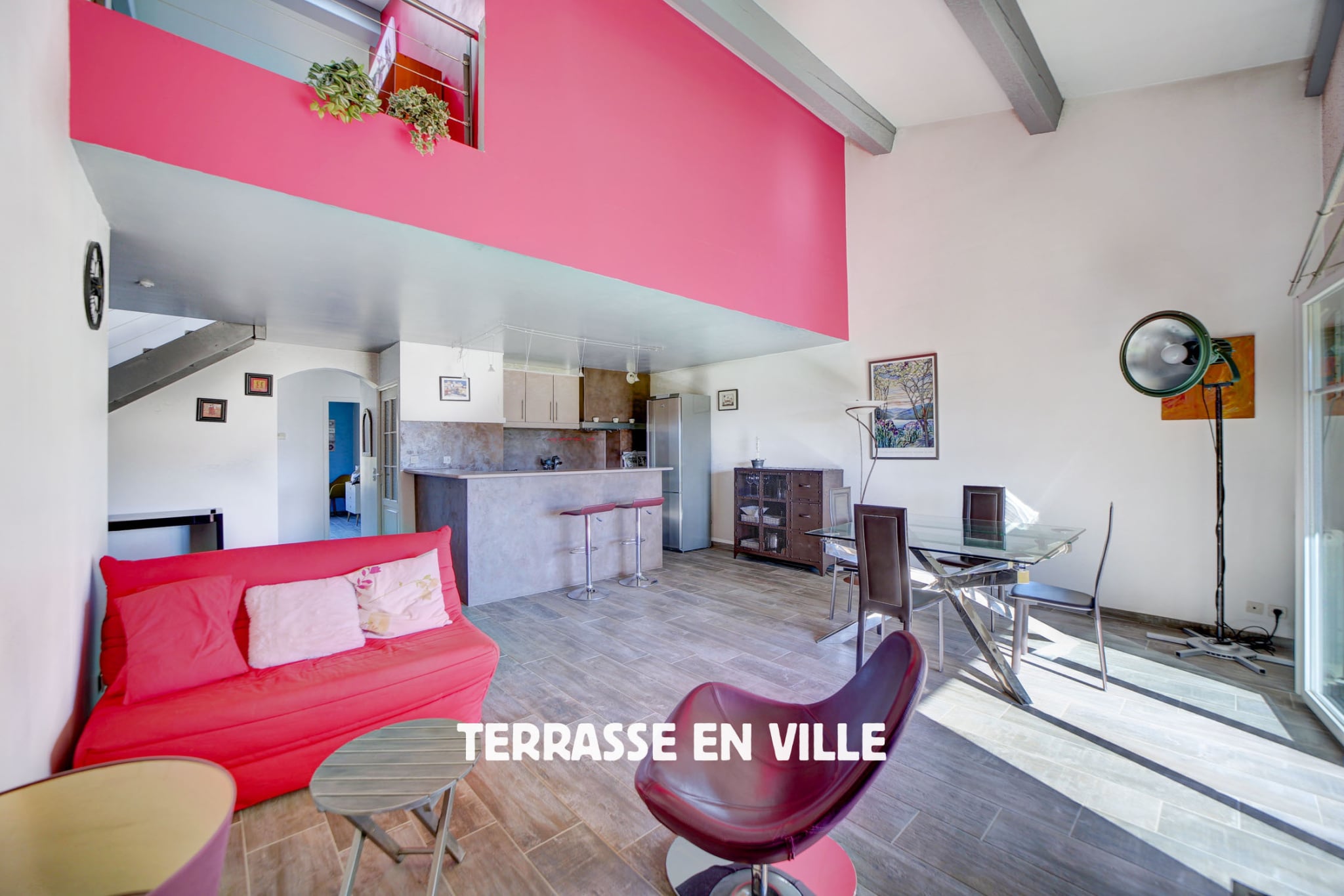 LE BEAUSSET - CENTRE VILLE - DUPLEX T4 - 105 m2 - VUE DEGAGEE - GARAGE - PARKING