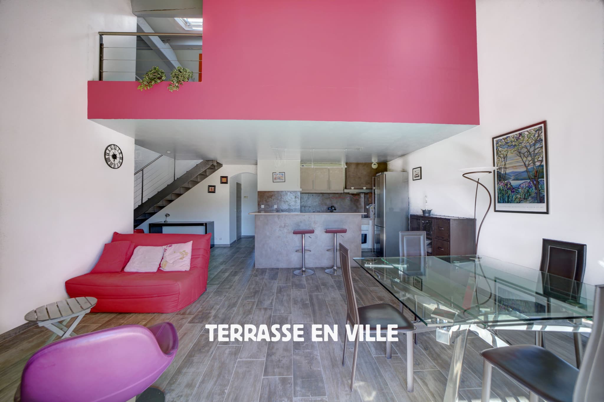 LE BEAUSSET - CENTRE VILLE - DUPLEX T4 - 105 m2 - VUE DEGAGEE - GARAGE - PARKING - 3