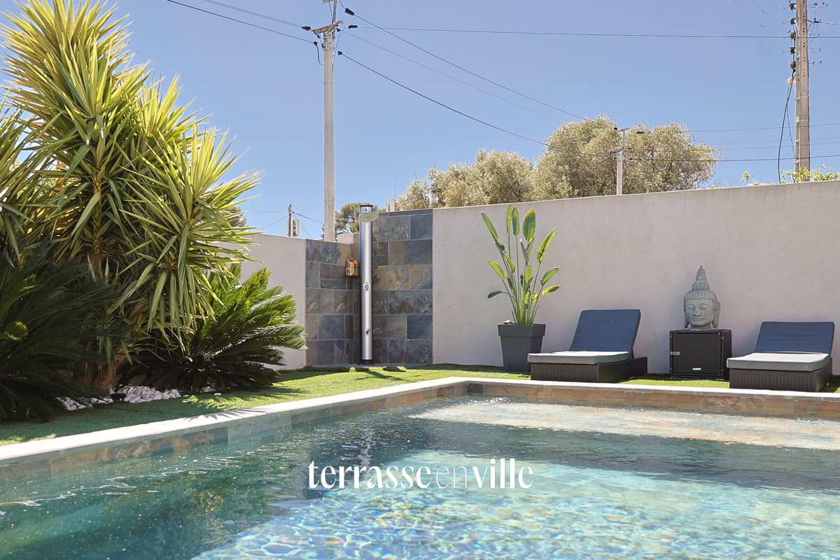 MAISON CONTEMPORAINE - TOULON - LES ROUTES - T 5 - PISCINE - JARDIN - PARKING - 1