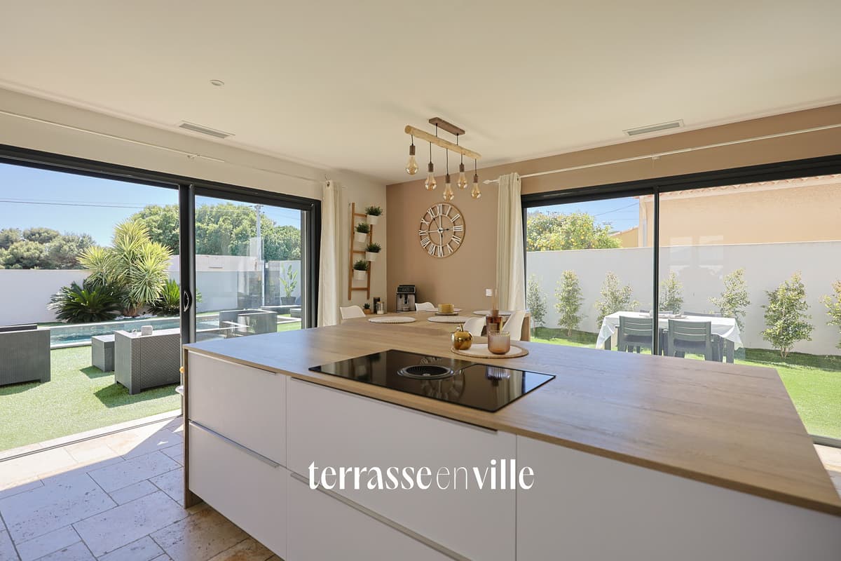 MAISON CONTEMPORAINE - TOULON - LES ROUTES - T 5 - PISCINE - JARDIN - PARKING - 4
