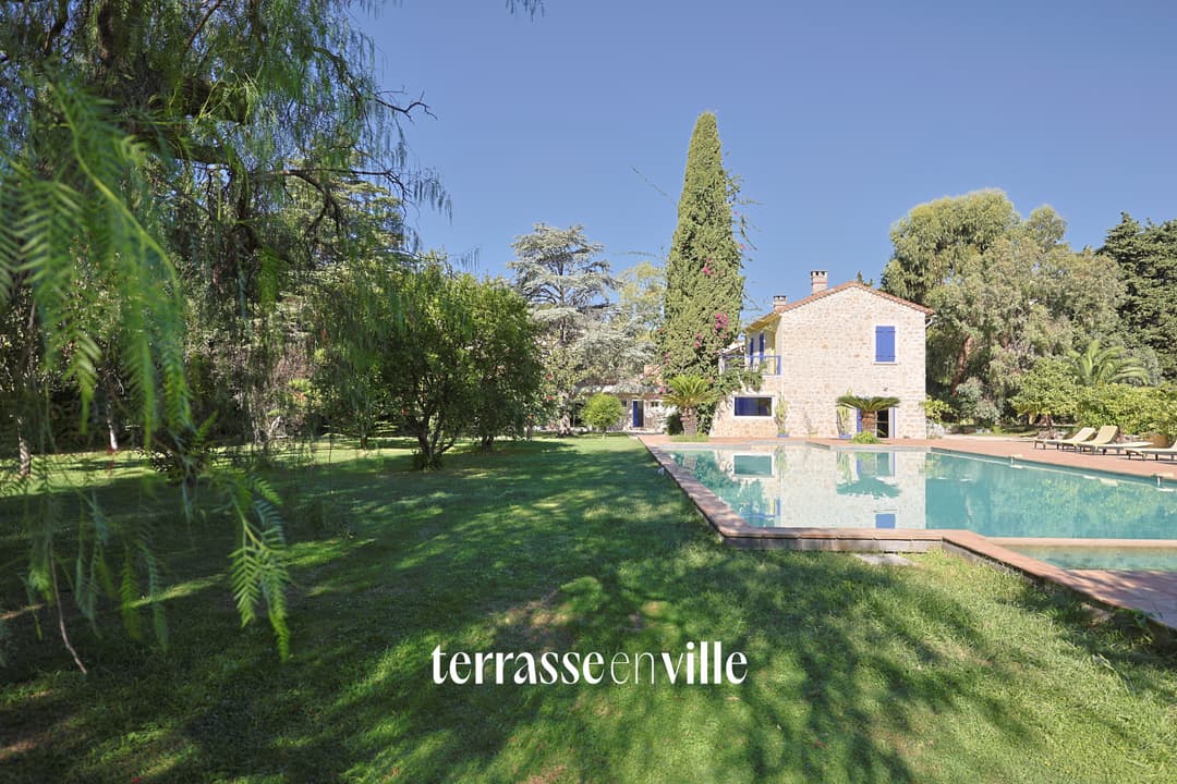 BASTIDE 400M2 - PARCELLE 2600M2 - PISCINE - DEPENDANCES - 990 000€