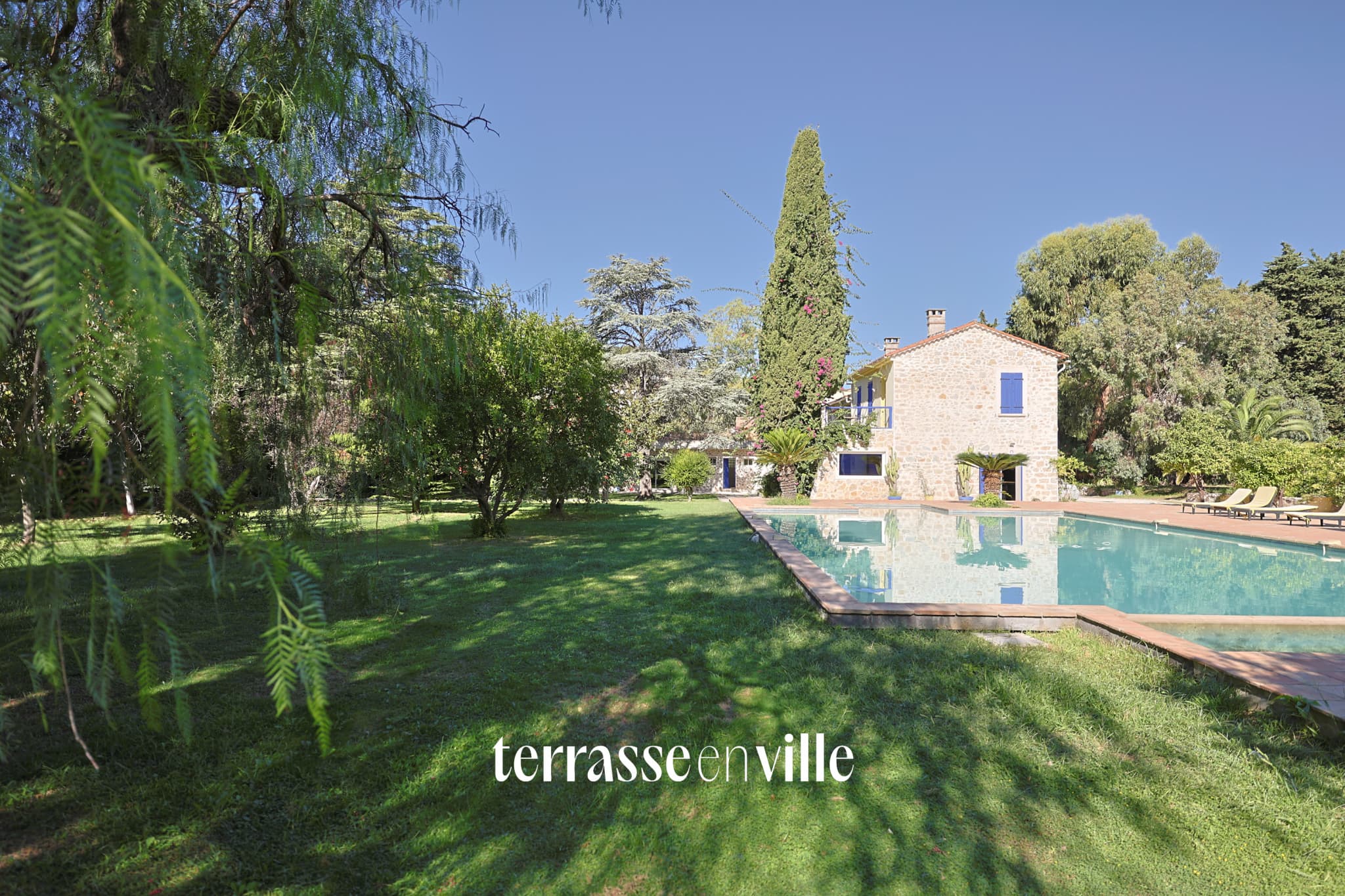 BASTIDE 400M2 - PARCELLE 2600M2 - PISCINE - DEPENDANCES - 990 000€ - 1