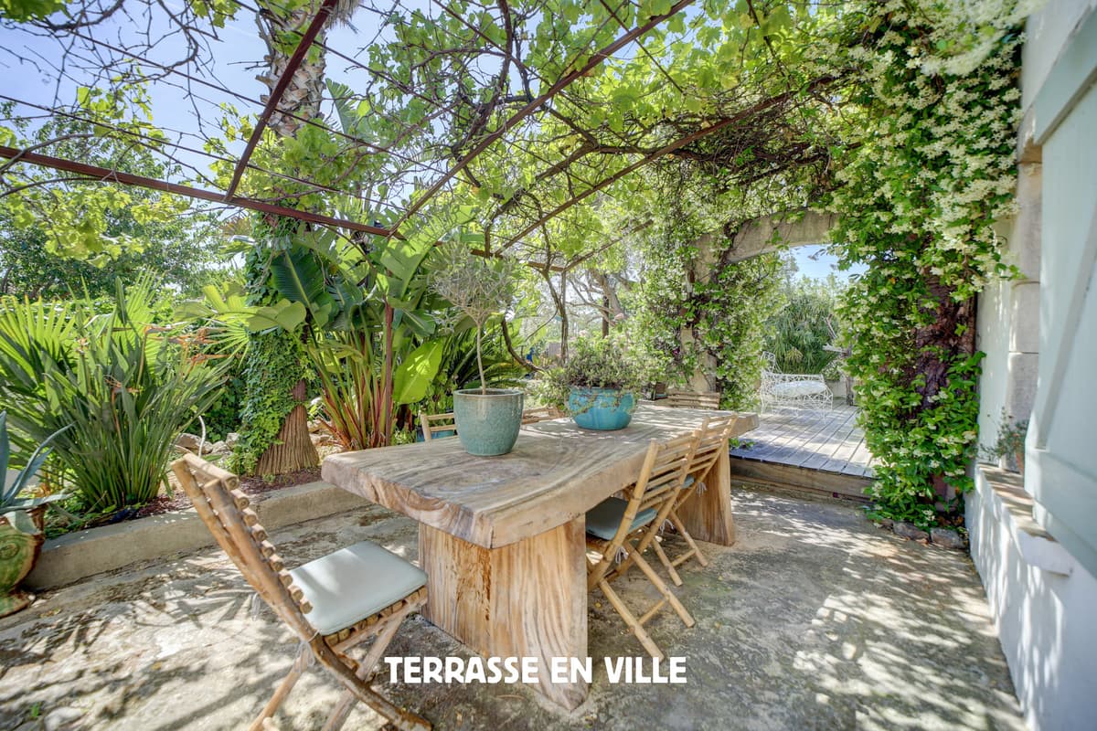 EXCLUSIVITE - LA CIOTAT - COEUR DE VILLE - BASTIDE PROVENÇALE T5 - 160M2 - PISCINE - JARDIN - 950 000€ - 4