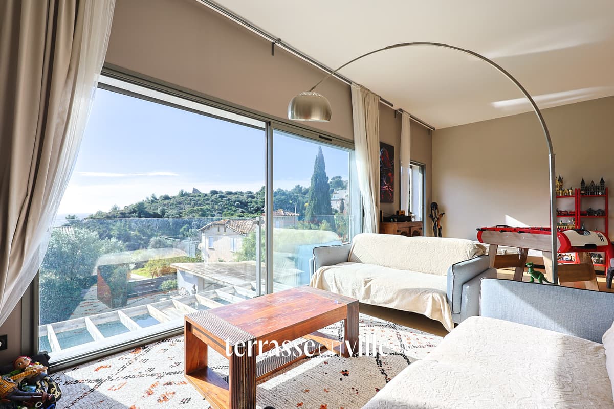 LA CIOTAT - FIGUEROLLES - MAISON FAMILIALE - T6 - 204 M2 + T2 40 M2 - PISCINE - PARCELLE 1041M2 - VUE MER - 1 - 3