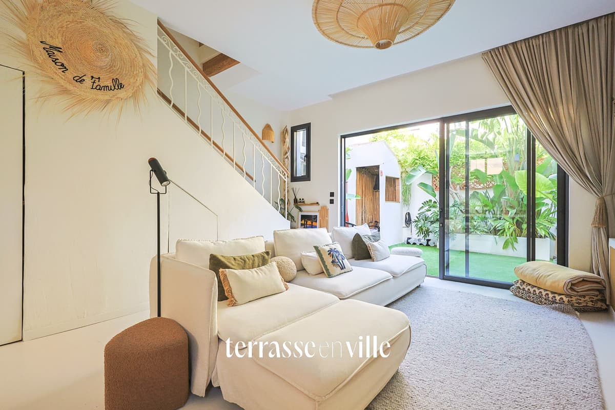 MAISON DE VILLE RENOVEE - T4 - JARDIN - TERRASSE - COEUR HISTORIQUE - 648 000€ - 1