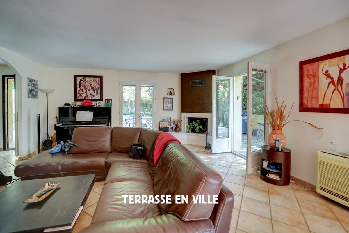 PEYPIN - VILLA T6 - 160 m2 - TERRAIN 2000 m2 - PISCINE- GARAGE - 599 000 € - 7