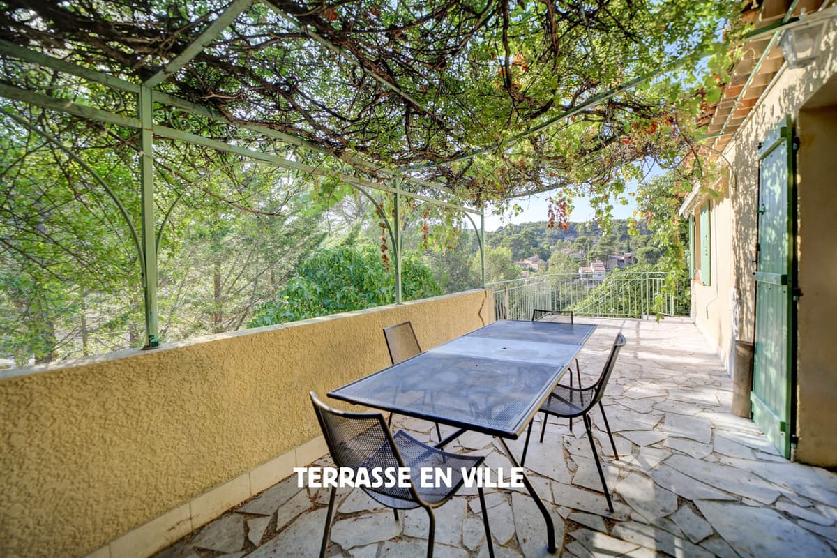 PEYPIN - VILLA T6 - 160 m2 - TERRAIN 2000 m2 - PISCINE- GARAGE - 670 000 € - 5