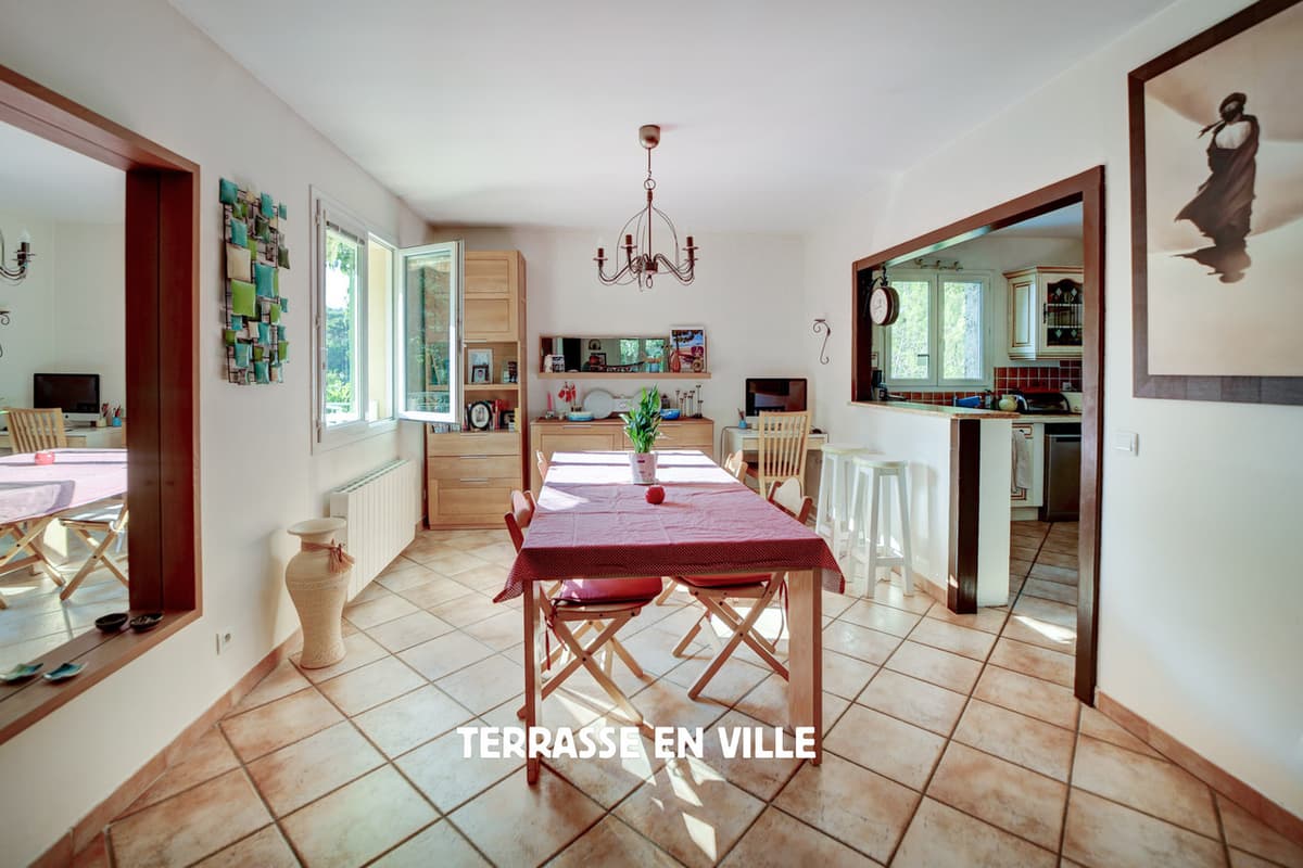PEYPIN - VILLA T6 - 160 m2 - TERRAIN 2000 m2 - PISCINE- GARAGE - 599 000 € - 5