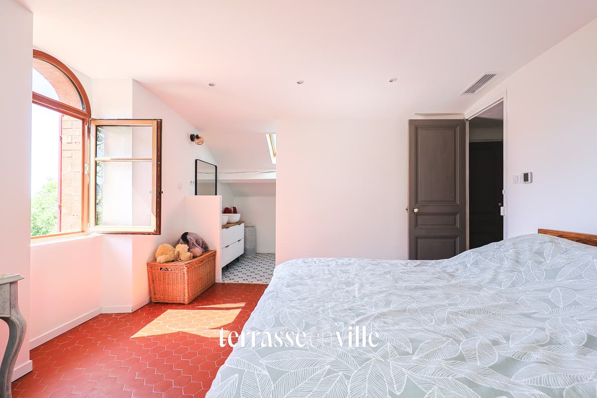 SOUS OFFRE - LA CIOTAT - MAISON DE MAÎTRE 225 M2 - 6 CHAMBRES - PISCINE - GARAGE - PARCELLE 5 000 M2 - 3