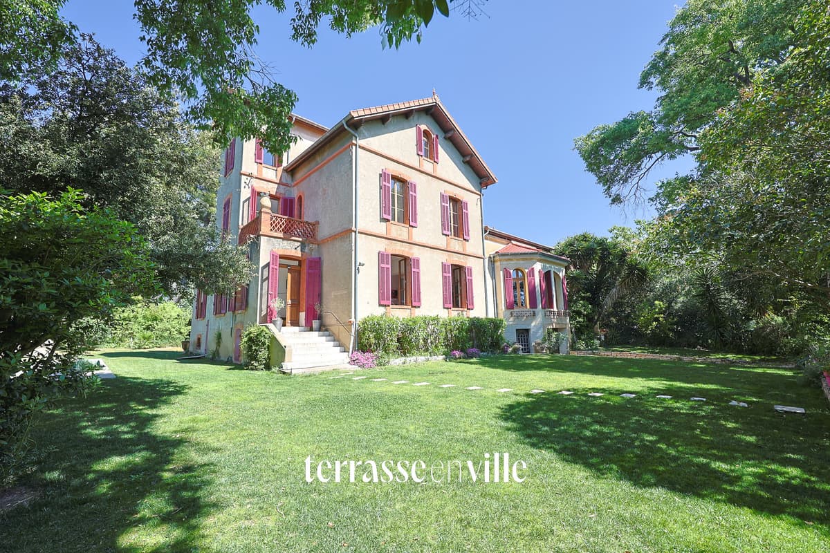 LA CIOTAT - MAISON DE MAÎTRE 1820 225 M2 - 6 CHAMBRES - PISCINE 11X5 - GARAGE 50M2 - PARC ARBORÉ 5 000 M2