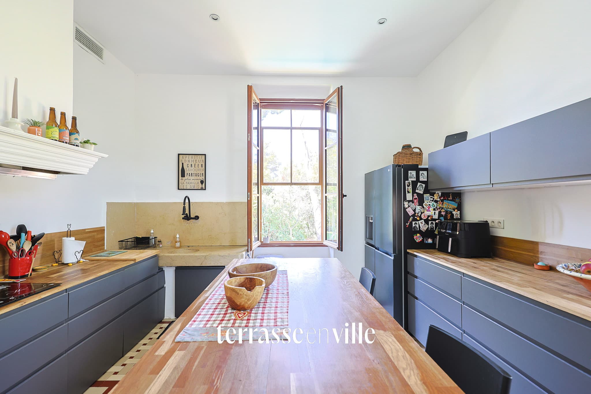 SOUS OFFRE - LA CIOTAT - MAISON DE MAÎTRE 225 M2 - 6 CHAMBRES - PISCINE - GARAGE - PARCELLE 5 000 M2 - 2