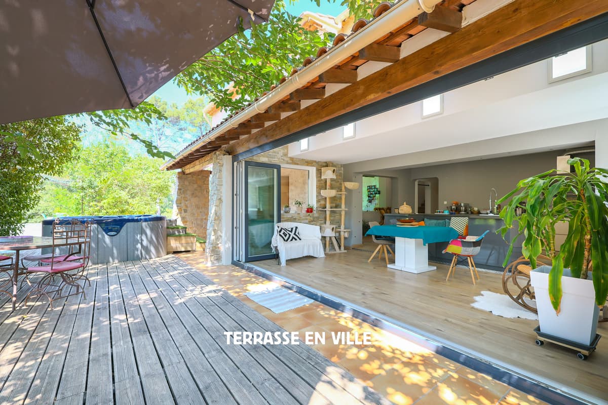 CARNOULES - Maison 8 pièces 230M2 - Cadre campagne