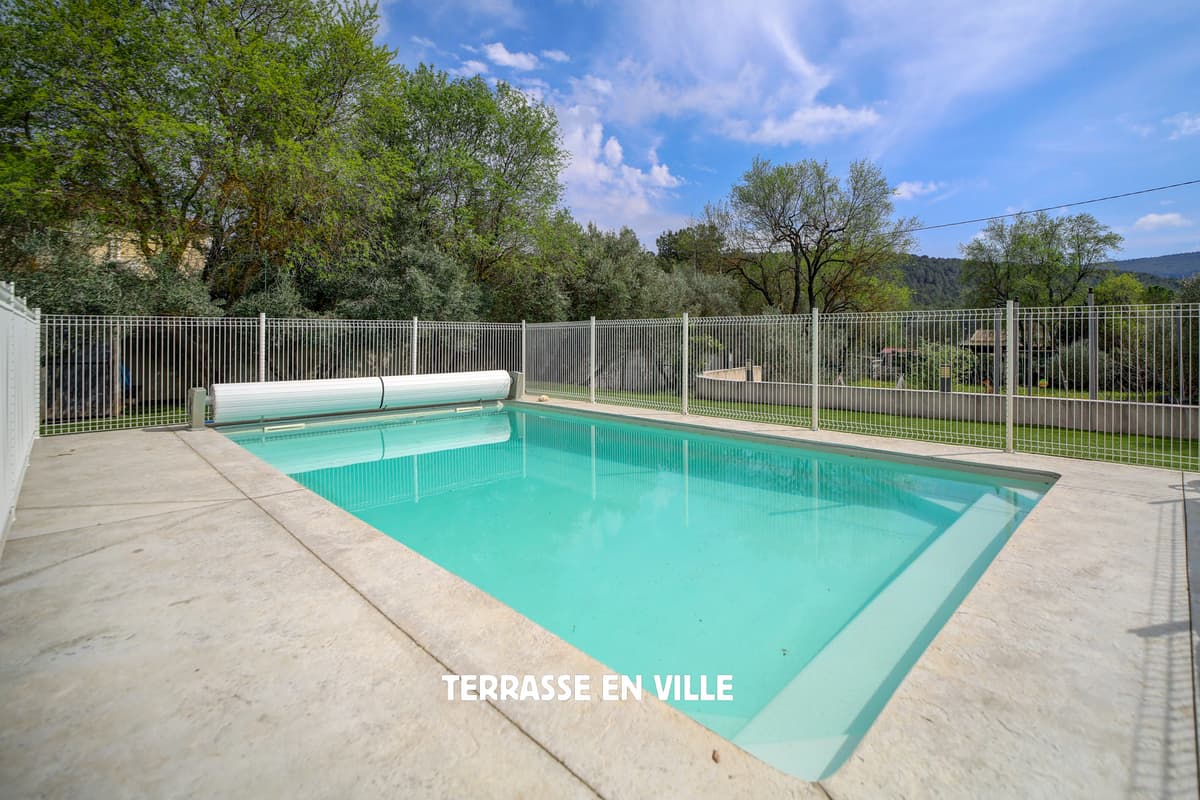 EXCLUSIVITE - CUGES LES PINS - VILLA CONTEMPORAINE T5 - PISCINE - POOL HOUSE - DOUBLE GARAGE - 3