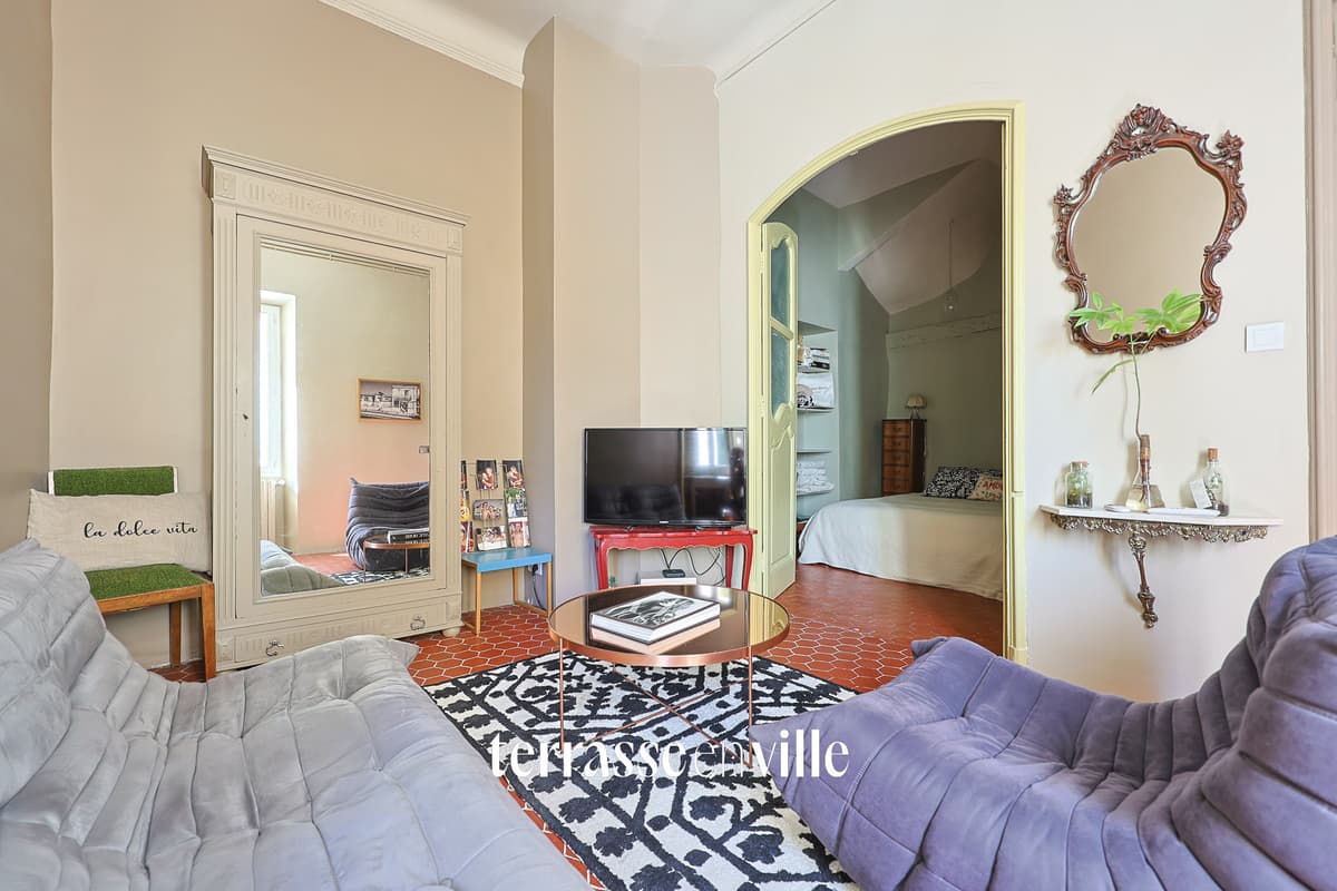 LA CIOTAT CENTRE HISTORIQUE - GRAND DUPLEX - T9 - 192 M2 5 CH - PARCELLE 350M2 - PARKING - 1 200 000€ - 5
