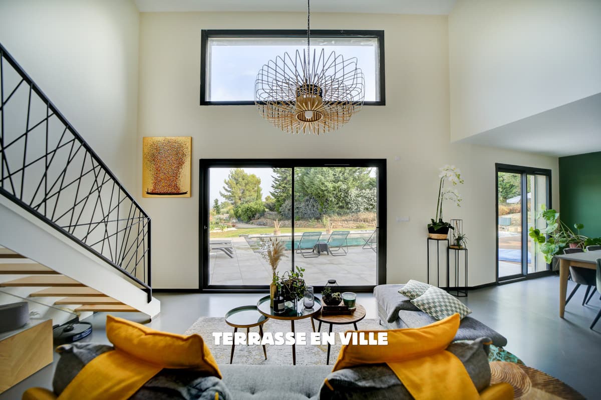 SOUS COMPROMIS - LA CADIERE D'AZUR - CADRE CAMPAGNE - VILLA CONTEMPORAINE - JARDIN 2759 M2 - PISCINE - VUE D - 1