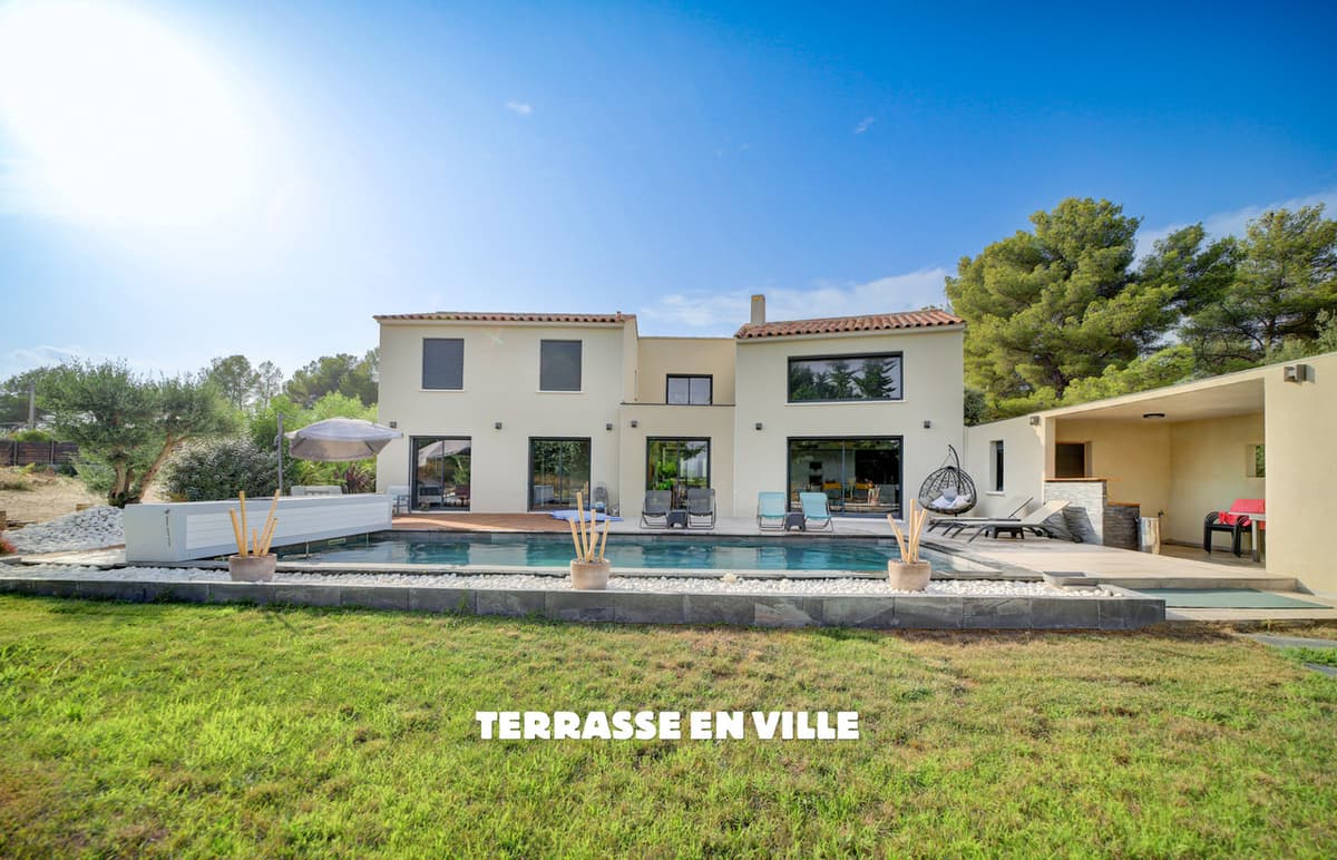 SOUS COMPROMIS - LA CADIERE D'AZUR - CADRE CAMPAGNE - VILLA CONTEMPORAINE - JARDIN 2759 M2 - PISCINE - VUE D - 2