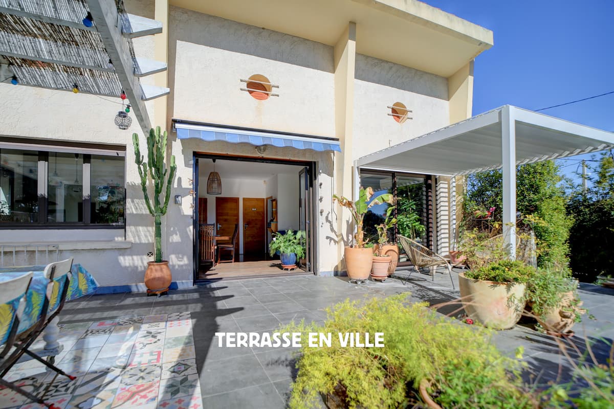 EXCLUSIVITÉ - LA CIOTAT - FIGUEROLLES - MAISON 102 M2 - DEPENDANCE T2 26M2 - GARAGE - VUE 3 SECS ET APERCU MER