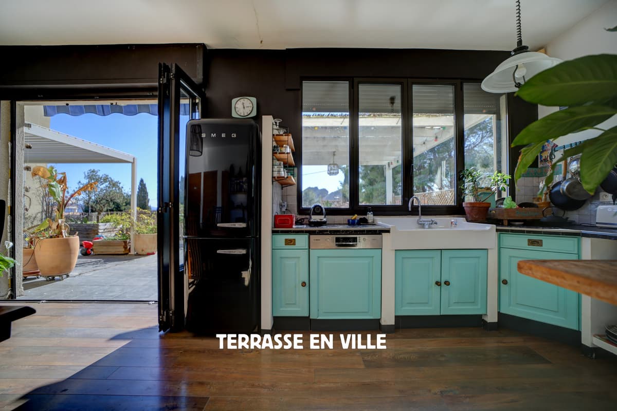EXCLUSIVITÉ - LA CIOTAT - FIGUEROLLES - MAISON 102 M2 - DEPENDANCE T2 26M2 - GARAGE - VUE 3 SECS ET APERCU MER - 5