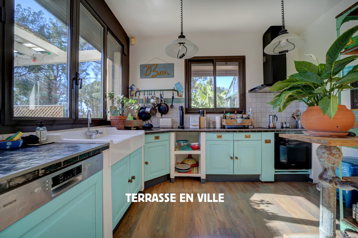 EXCLUSIVITÉ - LA CIOTAT - FIGUEROLLES - MAISON 102 M2 - DEPENDANCE T2 26M2 - GARAGE - VUE 3 SECS ET APERCU MER - 6
