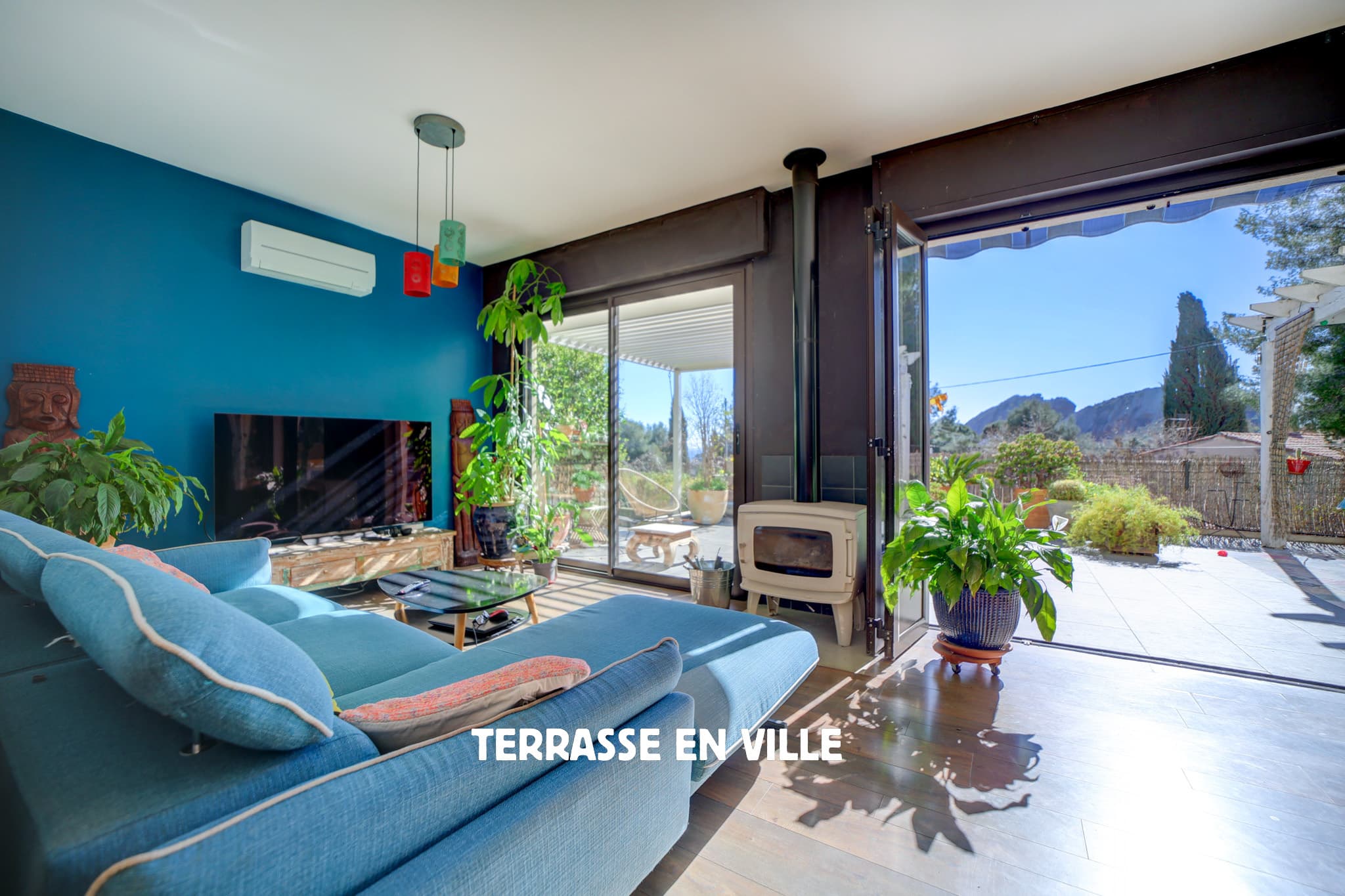 EXCLUSIVITÉ - LA CIOTAT - FIGUEROLLES - MAISON 102 M2 - DEPENDANCE T2 26M2 - GARAGE - VUE 3 SECS ET APERCU MER - 1