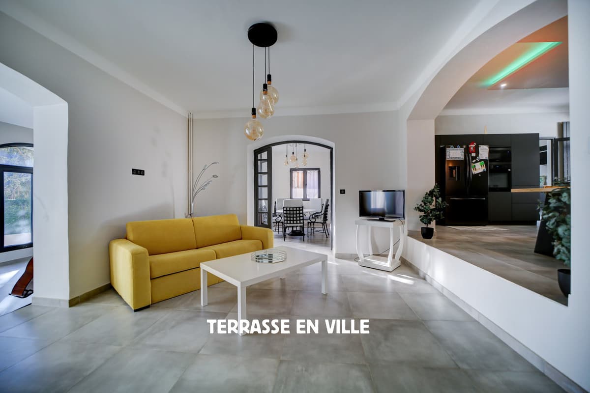 LA CIOTAT - FIGUEROLLES - MAISON D'ARCHITECTE T9 - 400m2 - JARDIN - 1000M2 - PISCINE - GARAGES - 1 550 000€ - 5