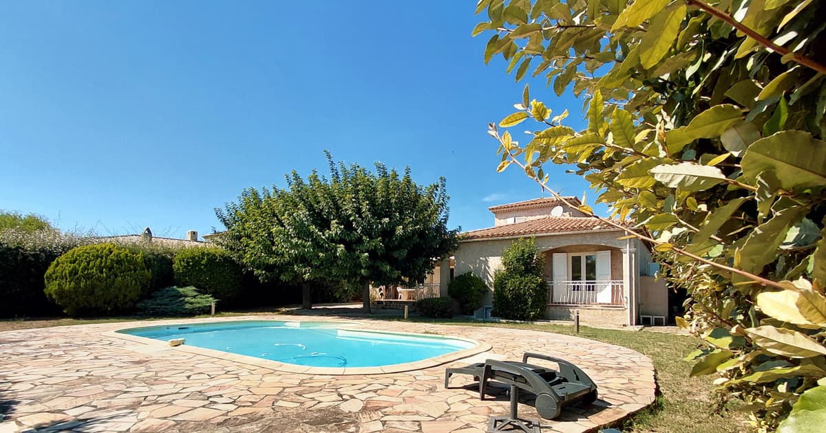 LA CIOTAT - QUARTIER RÉSIDENTIEL - MAISON FAMILIALE - T5 130M2 - PISCINE PLEIN SUD - GARAGE - TERRAIN ARBORÉ