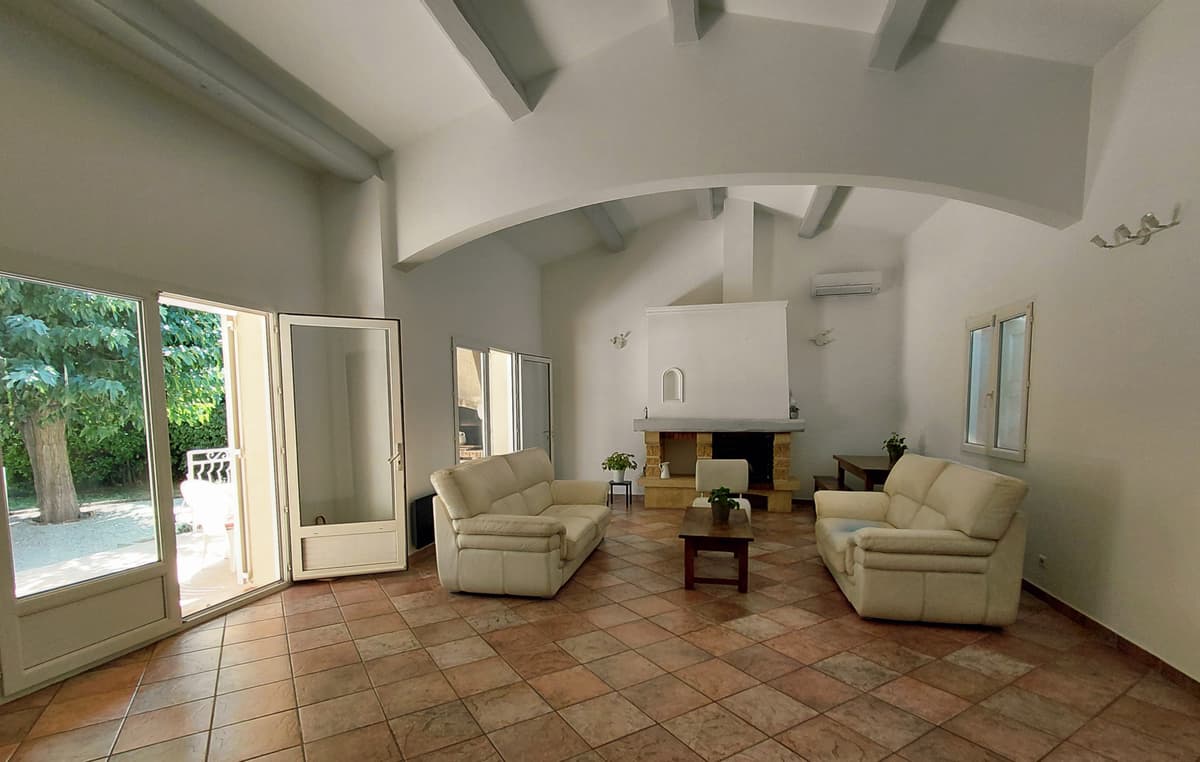 LA CIOTAT - QUARTIER RÉSIDENTIEL - MAISON FAMILIALE - T5 130M2 - PISCINE PLEIN SUD - GARAGE - TERRAIN ARBORÉ - 3
