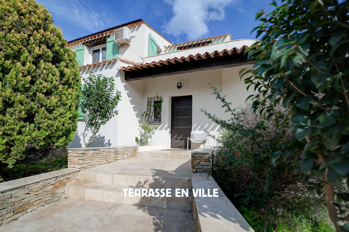 BELLE VILLA RENOVEE 214M2 - QUARTIER FONTSAINTE - T2 INDEPENDANT - PISCINE - 940 000€ - 2
