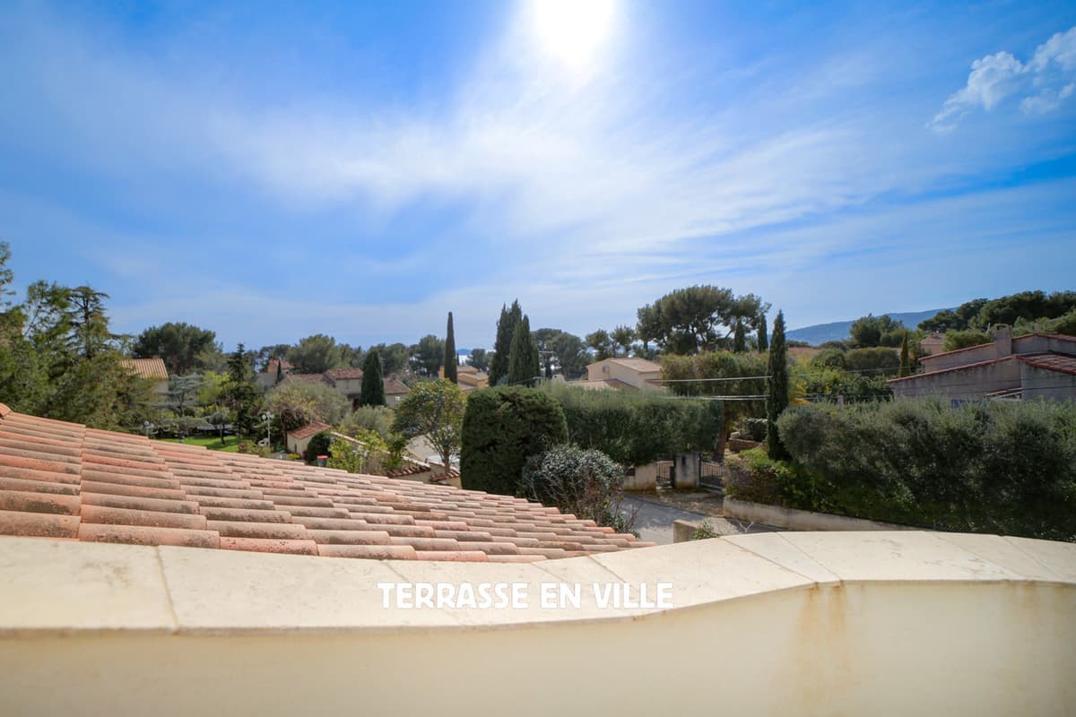 BELLE VILLA RENOVEE 214M2 - QUARTIER FONTSAINTE - T2 INDEPENDANT - PISCINE - 940 000€ - 1