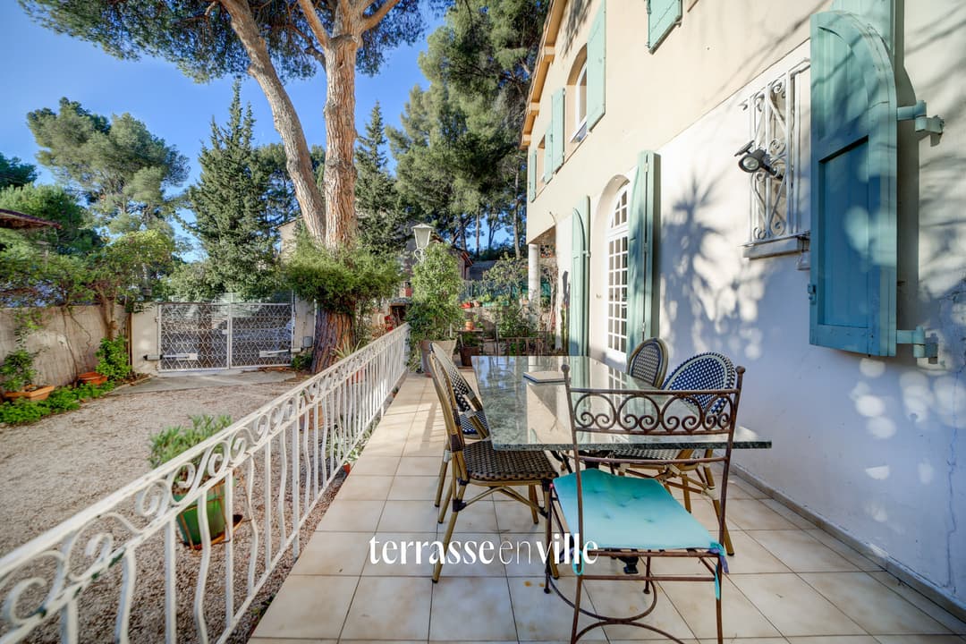 SAINT CYR SUR MER - PORT DES LECQUES - VILLA T8 - 197M2 - PORT ET PLAGE A PIED - 1250000€