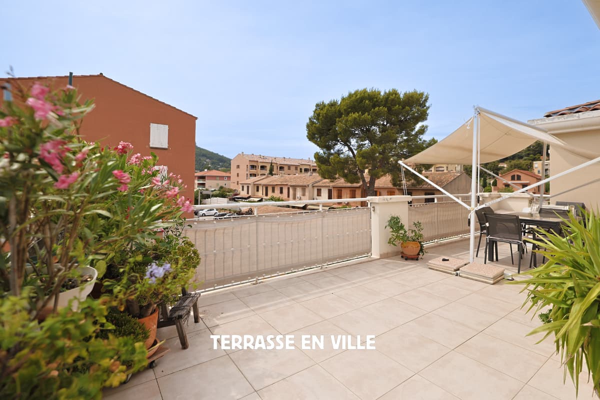 T4 DERNIER ETAGE 90M2 - TERRASSE 38M2 - 2