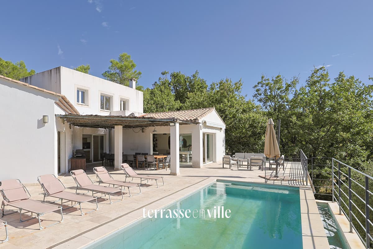 CABASSE - PROPRIÉTÉ 322M2 - T8/9 - TERRASSES - PISCINES - GARAGE - DÉPENDANCES - 2