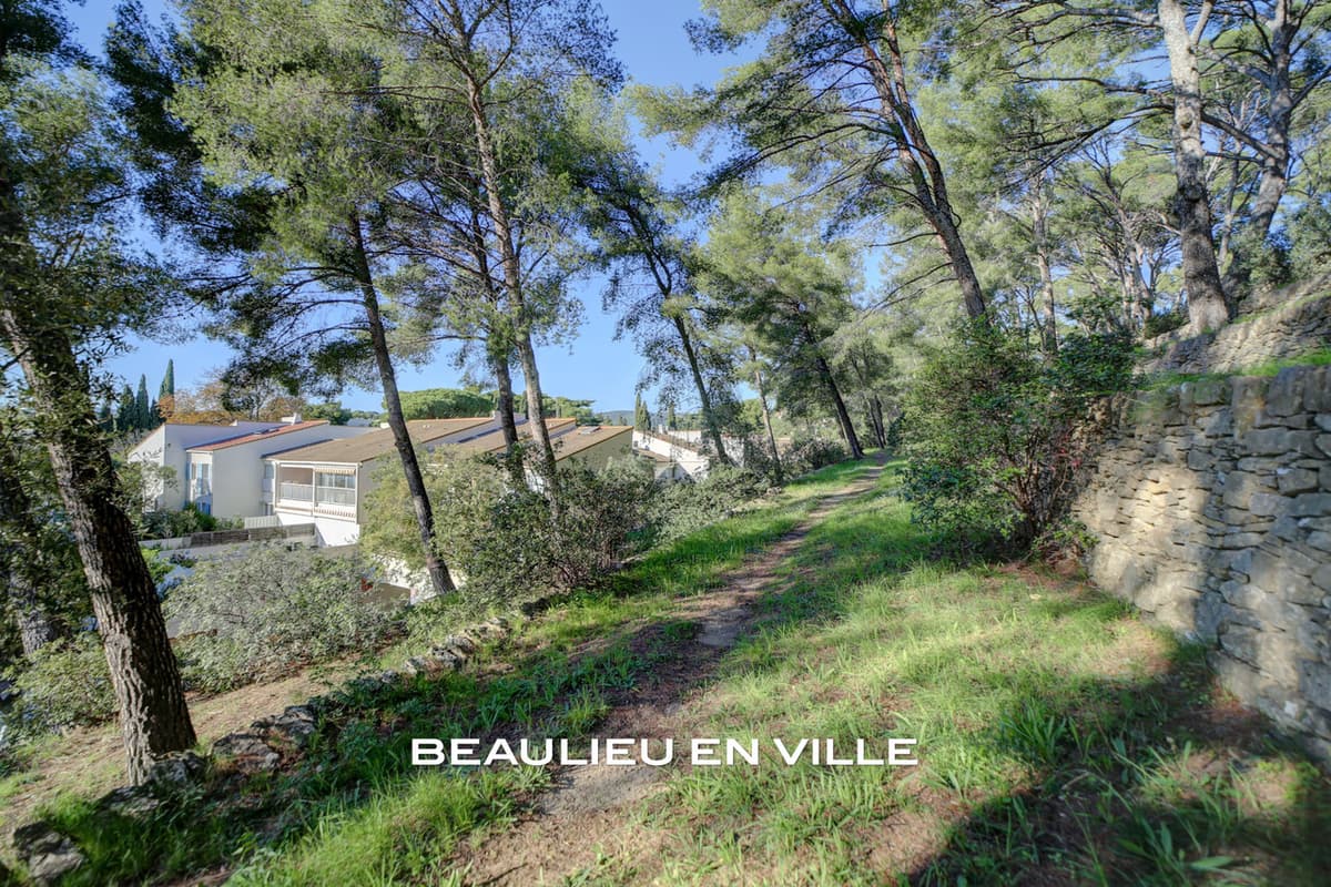 EXCLUSIVITE - LA CIOTAT - ST JEAN - DUPLEX T3 - 78 M2 - CALME - MER A PIED