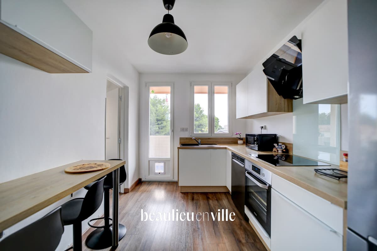 LA CIOTAT - SECTEUR VIREBELLE - T4 RENOVE - COMMERCES ECOLES A PIED - 5