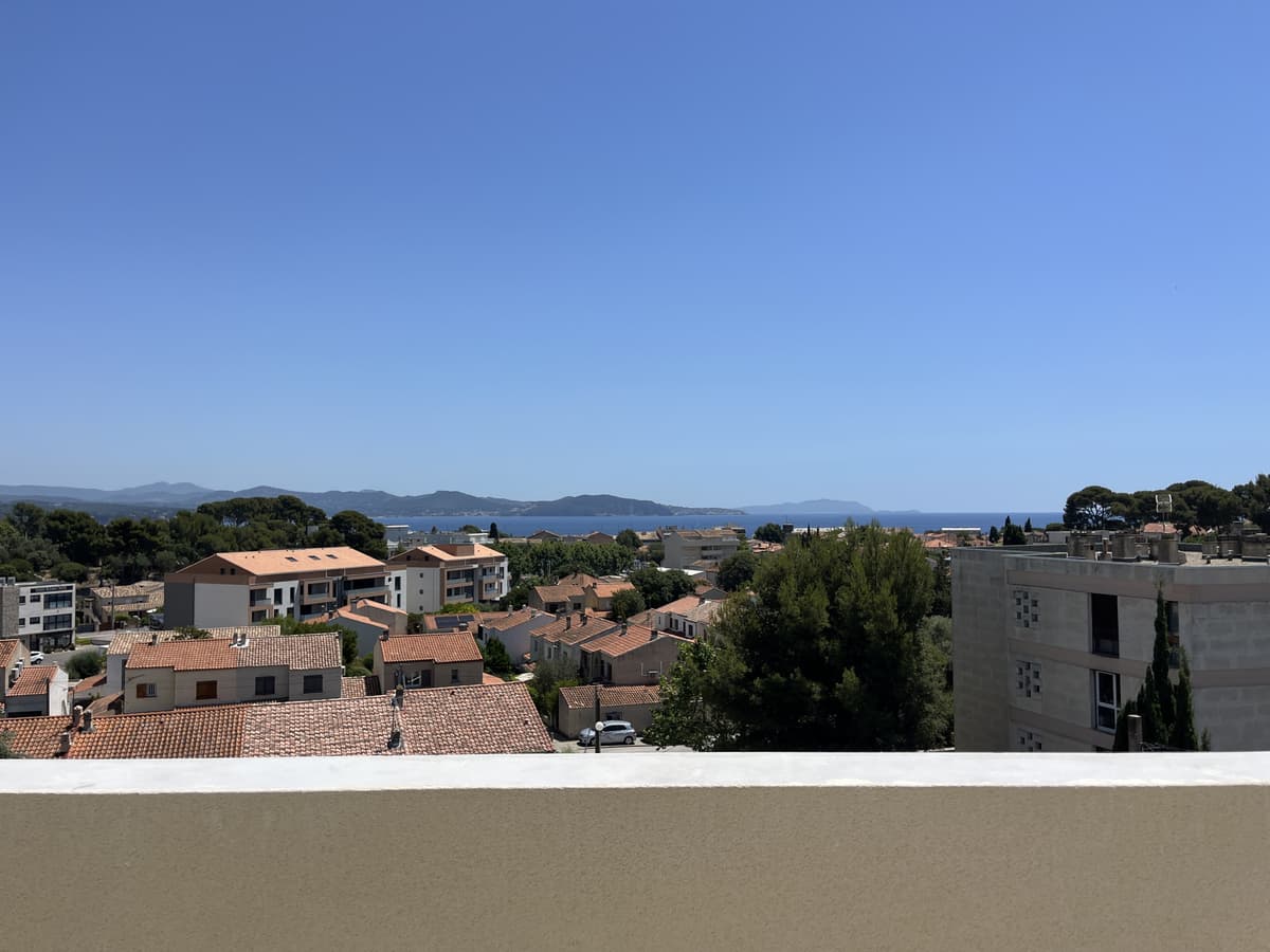 VUE MER - T4 DERNIER ÉTAGE - 106M2 + ROOFTOP 40M2 - SUD-EST - 2 PARKINGS - PLAGES A PIED - 900 000€ - 1