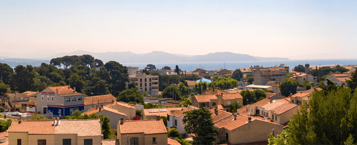 VUE MER - T4 DERNIER ÉTAGE - 106M2 + ROOFTOP 40M2 - SUD-EST - 2 PARKINGS - PLAGES A PIED - 900 000€