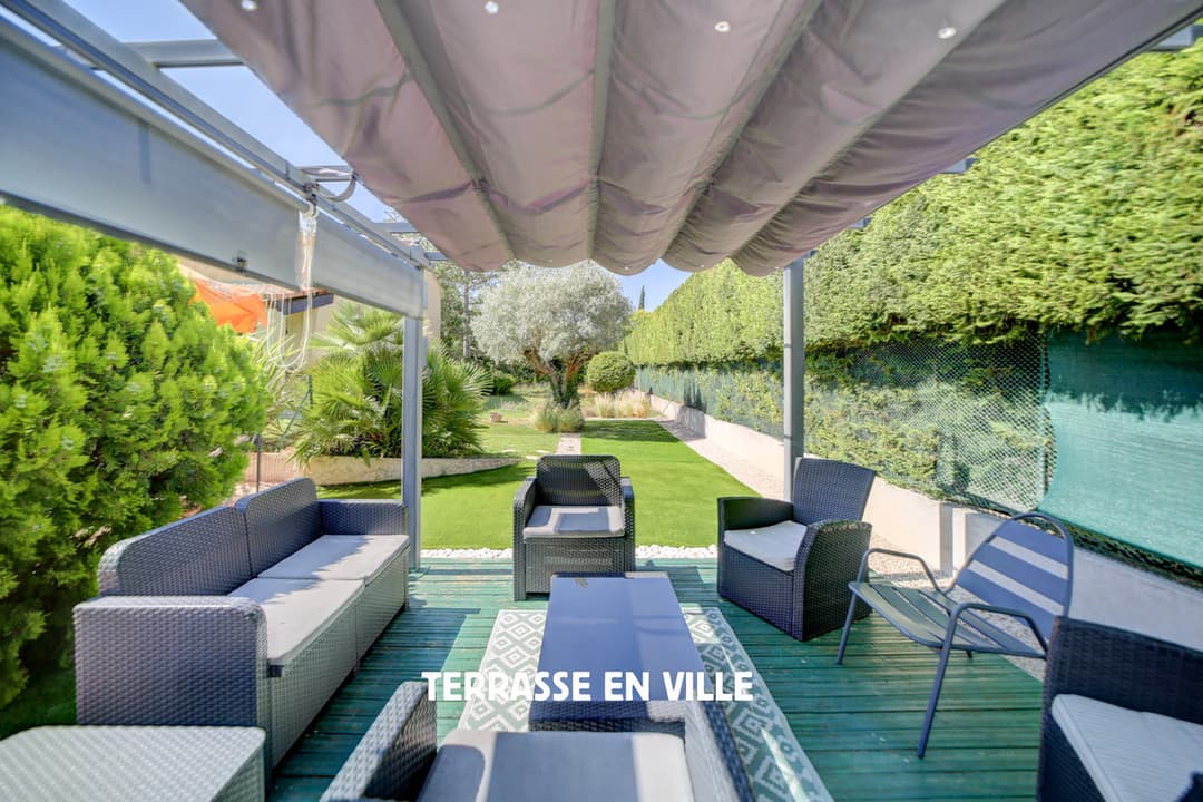 ST ZACHARIE - PROCHE CENTRE VILLAGE - MAISON FAMILIALE T5 - JARDIN - PISCINE - VUE - CALME - 635 000 €