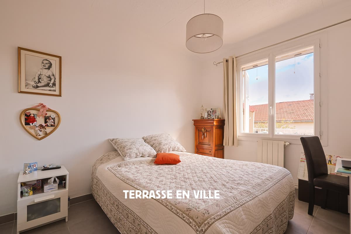 TOULON - STE ANNE - T3 - 67M2 - COUR 62M2 - 253 000€ - 7